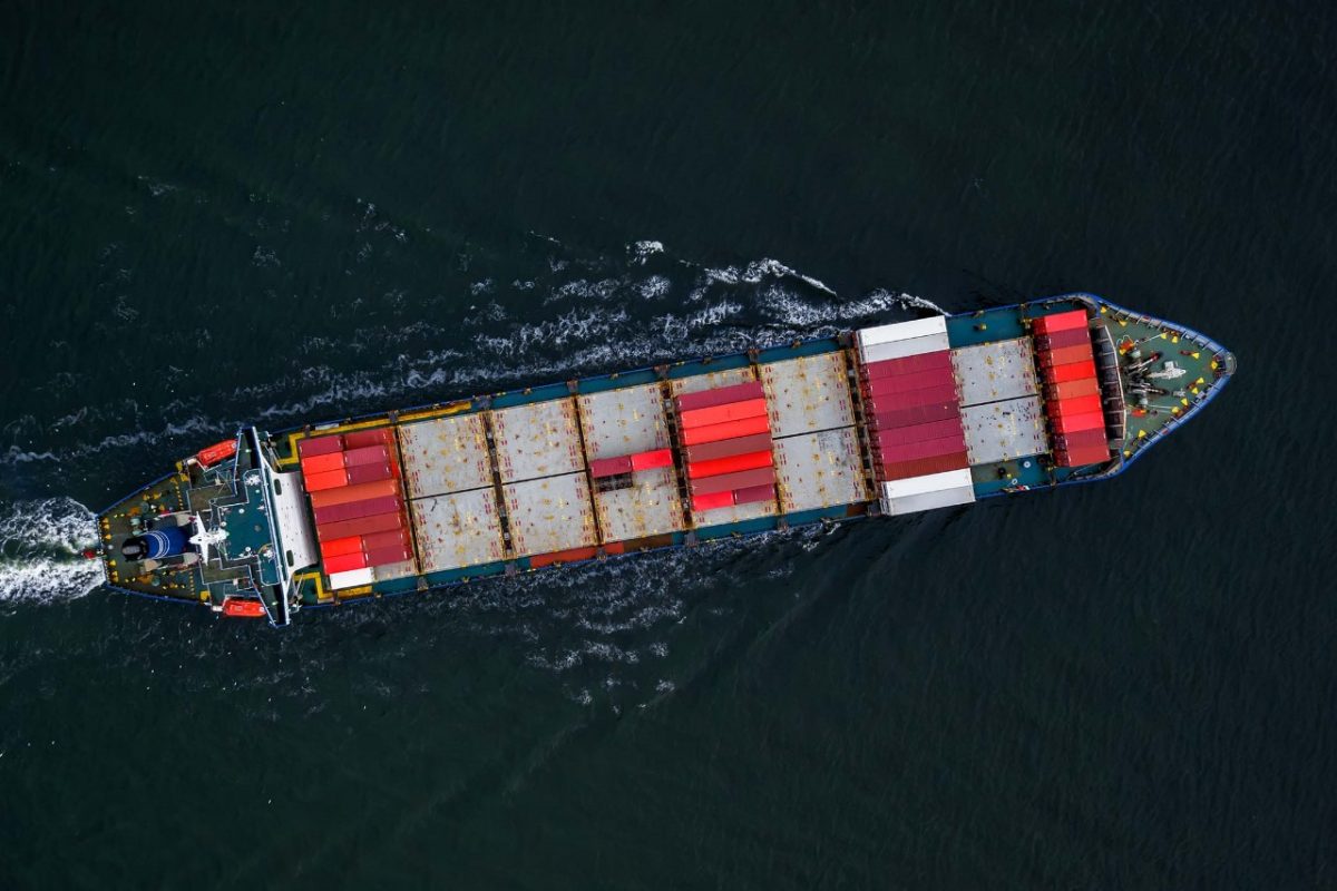 “Cargo loading unloading service – Expert UAE cargo services”